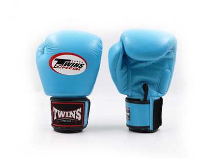Twins BGVL-3 Boxhandschuhe – Hellblau